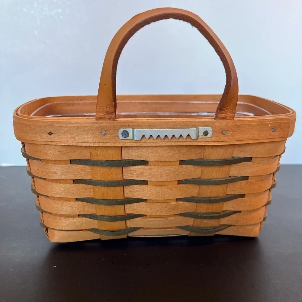 Longaberger Small Key Basket with Heartland Green Accent Weaves